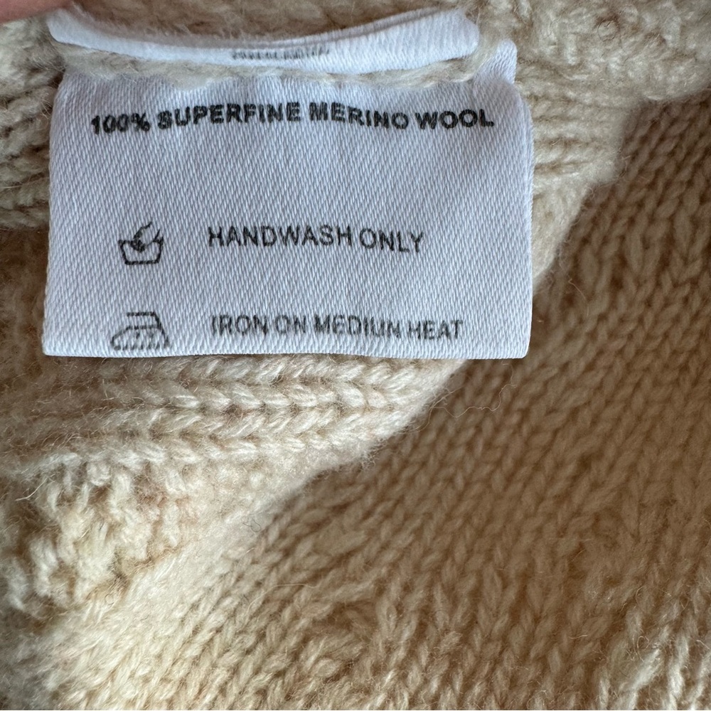 Merino Wool Cable Knit Cream Sweater, No Size Tag, Approximately size Large - Picture 4 of 10